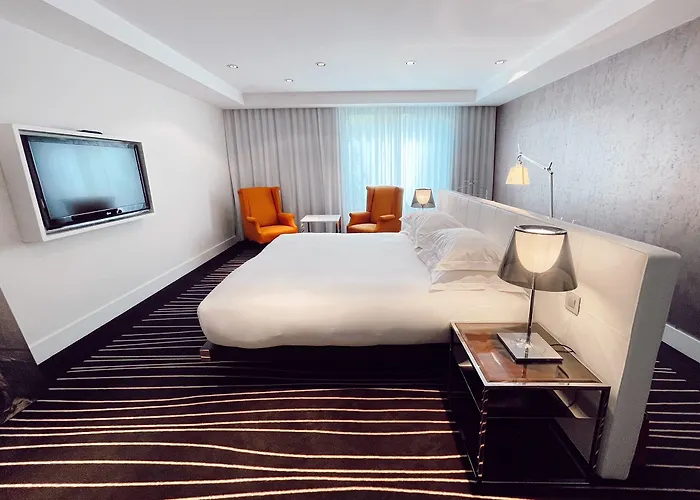 Hotell Maison Pic Valence (Drome)